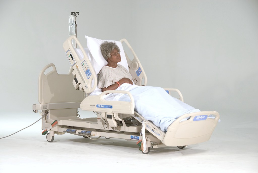 Hill-Rom Versacare Bed Frame With Integrated P500 Air Mattress Rental